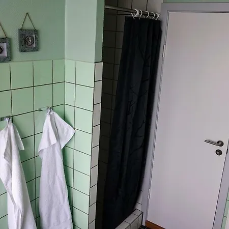 2 Rooms, Private Kitchen, Bathroom, And Garden. Gæstehus Århus