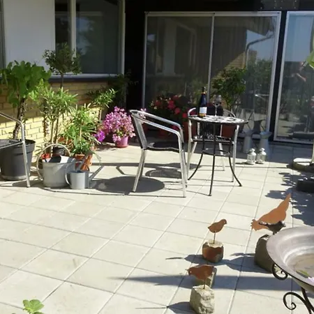 2 Rooms, Private Kitchen, Bathroom, And Garden. Århus